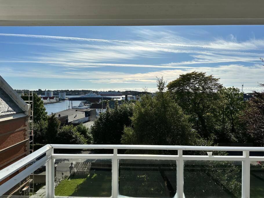Ny Urban Leilighet Med Super Utsikt Haugesund Exterior foto